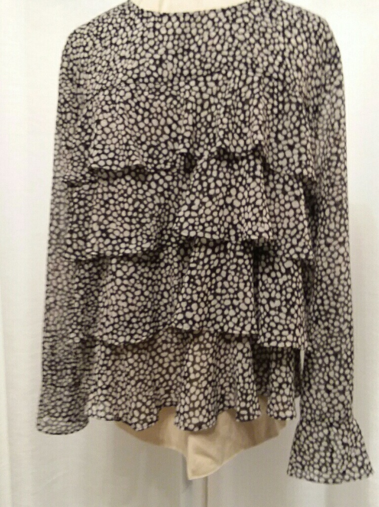 Loft long sleeve blk & white top with ruffles